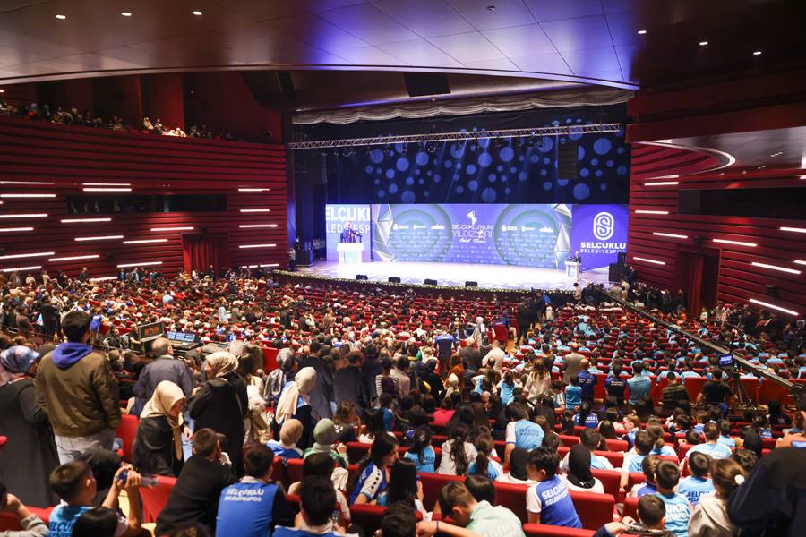 Selçuklu’nun başarısı salona sığmadı 13